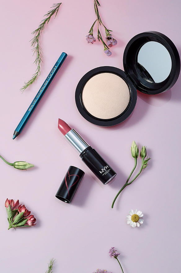 Des eye-liners aux rouges à lèvres